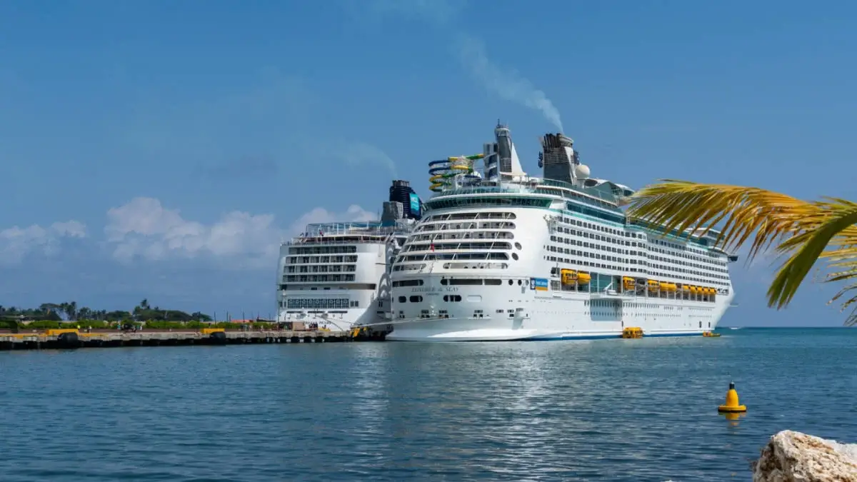 August 2026 cruise ship docks taino bay puerto plata